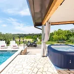 Pendolina With Private Pool *