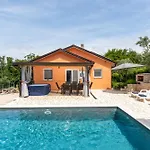 Pendolina With Private Pool * Buje