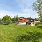 Сasa de vacaciones Pendolina With Private Pool