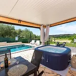 Pendolina With Private Pool *