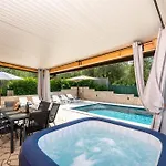 Pendolina With Private Pool Buje