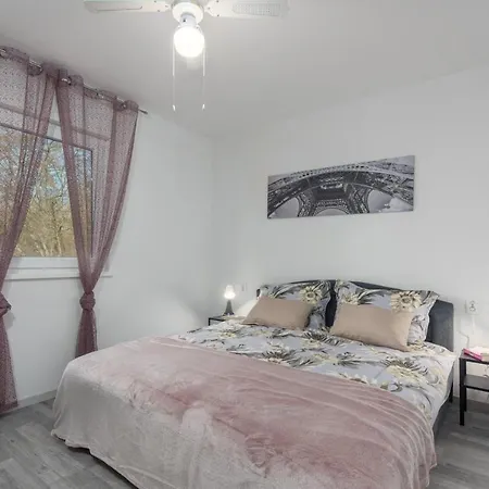 Pendolina With Private Pool Buje