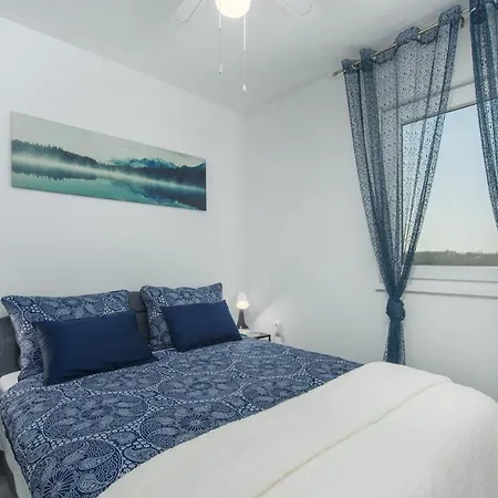 Pendolina With Private Pool * Buje