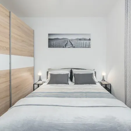 Semesterbostad Pendolina With Private Pool *