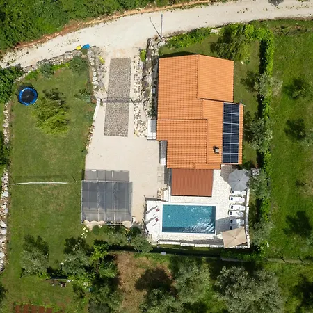 Pendolina With Private Pool Сasa de vacaciones Buje