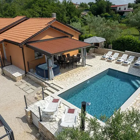 Pendolina With Private Pool Holiday home *