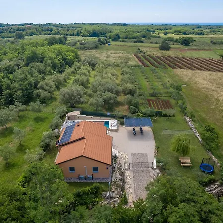 Semesterbostad Pendolina With Private Pool Buje