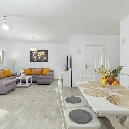 Pendolina With Private Pool Ferienhaus *