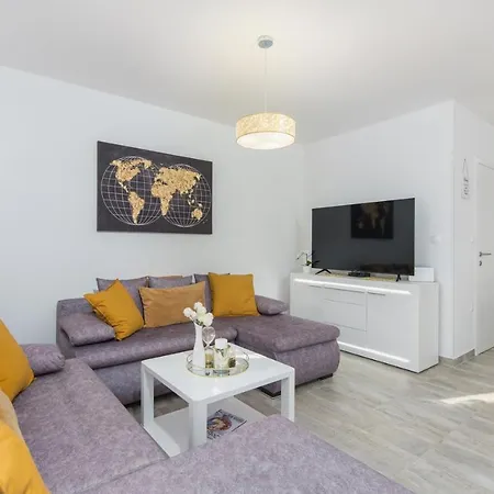 בית נופש Pendolina With Private Pool *