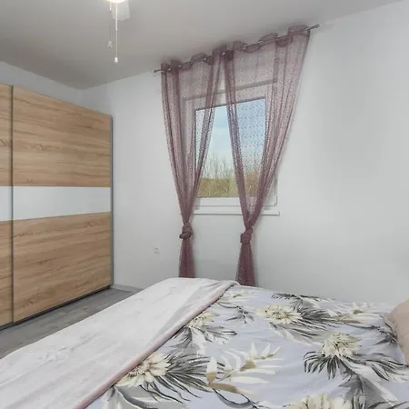 Pendolina With Private Pool * Buje