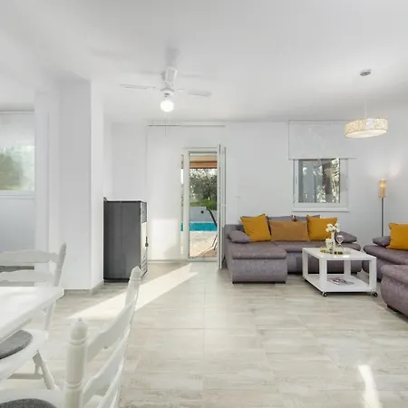 Pendolina With Private Pool בית נופש בוג'ה