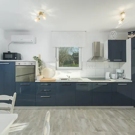 Pendolina With Private Pool בית נופש *