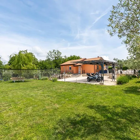 Ferienhaus Pendolina With Private Pool
