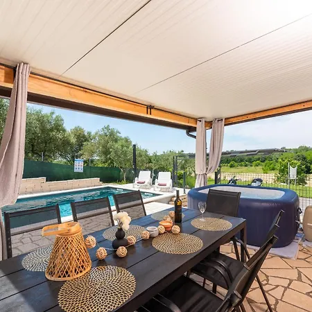 Pendolina With Private Pool Feriehus Buje