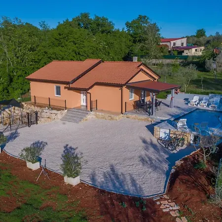 Holiday home Pendolina With Private Pool