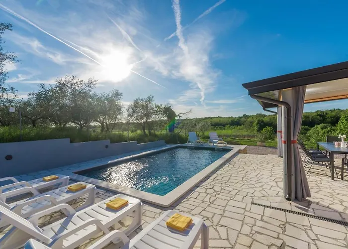 펜션 Pendolina With Private Pool