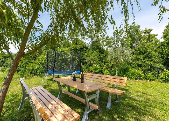 Pendolina With Private Pool 펜션