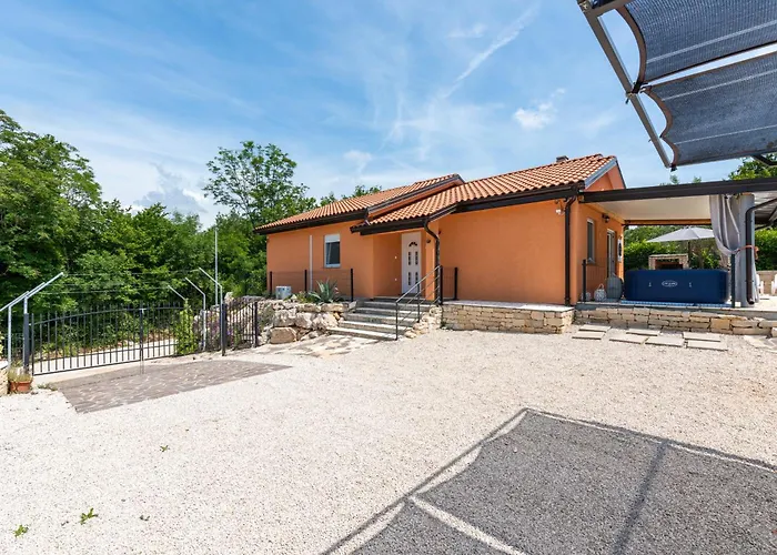 펜션 Pendolina With Private Pool *