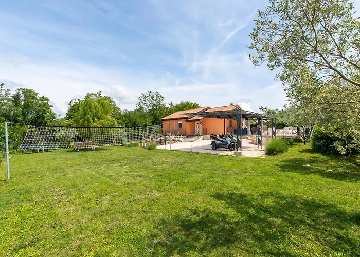 펜션 Pendolina With Private Pool