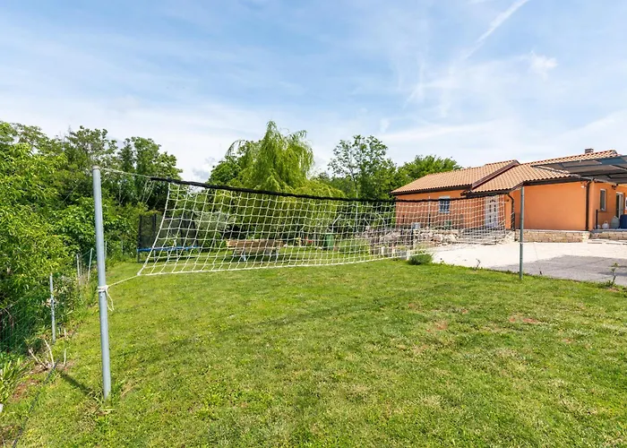 Pendolina With Private Pool 펜션 *