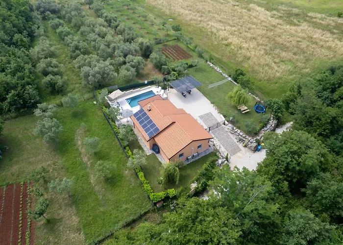 펜션 Pendolina With Private Pool 부제