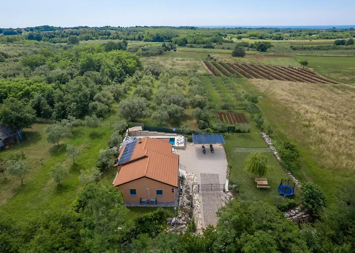 펜션 Pendolina With Private Pool 부제