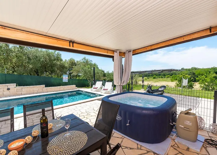 Pendolina With Private Pool *